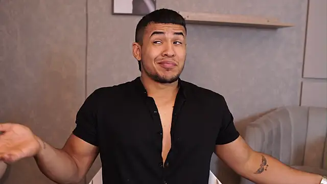 Thiago Valente online show from April 22, 1:40 pm