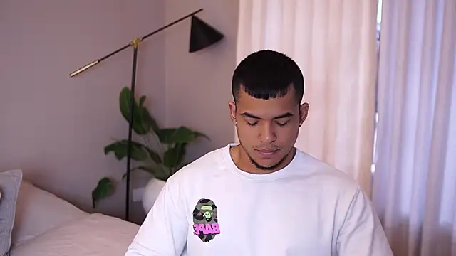 Thiago Valente online show from October 7, 1:12 pm