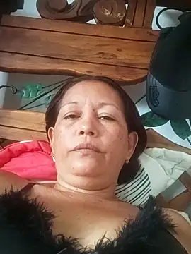 Snapshot of marinita13 chatting on November 2, 4:01 pm marinita13 online show from November 2, 4:01 pm