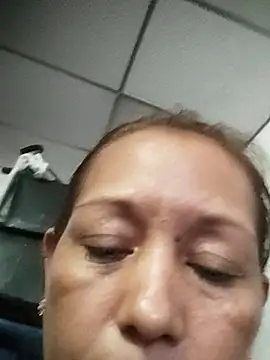 Snapshot of marinita13 chatting on November 11, 10:47 pm marinita13 online show from November 11, 10:47 pm