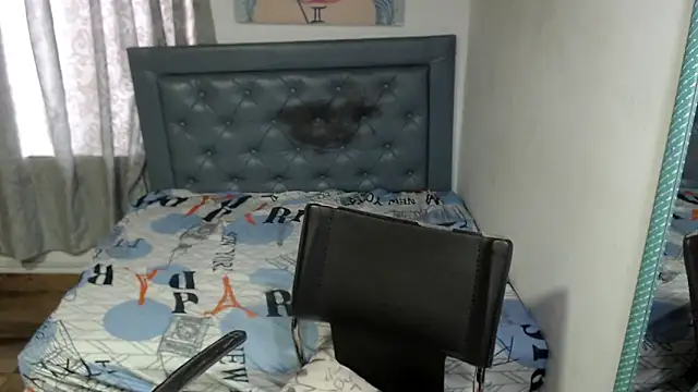 sarah aguilar online show from April 30, 4:14 pm