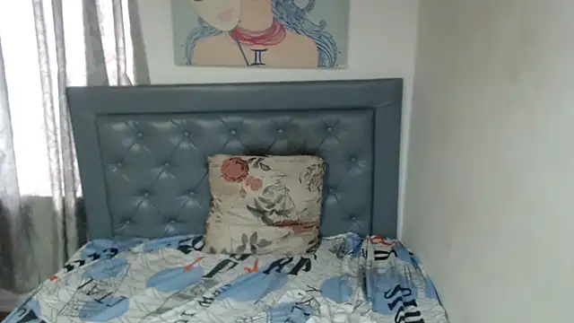 sarah aguilar online show from April 16, 9:39 pm