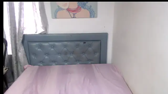 sarah aguilar online show from November 24, 6:52 pm