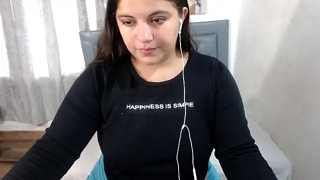 Snapshot of sarah_aguilar chatting on June 4, 2:22 pm sarah aguilar online show from June 4, 2:22 pm