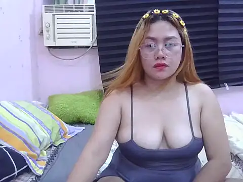 WildPussy4uxx online show from February 14, 2:28 pm