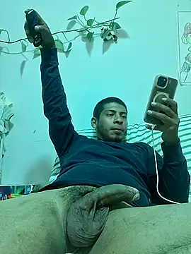 UsaGuy76 online show from May 14, 1:46 am