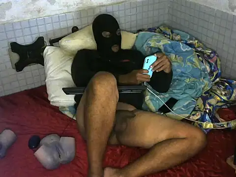 Snapshot of morenomascarado17 chatting on November 18, 10:13 pm morenomascarado17 online show from November 18, 10:13 pm