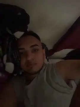 Snapshot of Alejand276765 chatting on October 10, 5:25 pm Alejand276765 online show from October 10, 5:25 pm