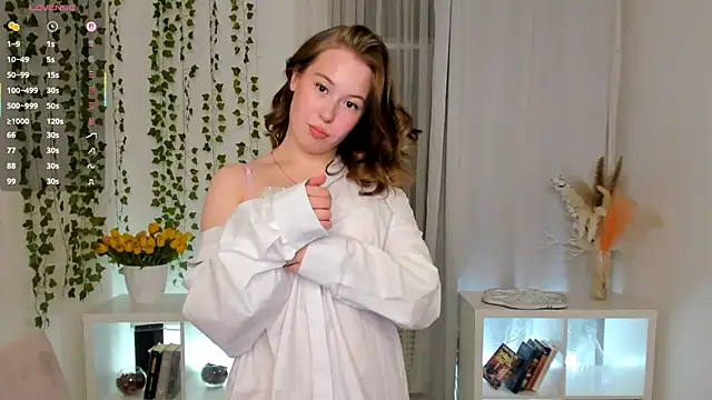 LanaRoselle online show from May 1, 9:31 pm