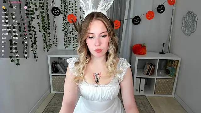 LanaRoselle online show from October 31, 2:13 pm