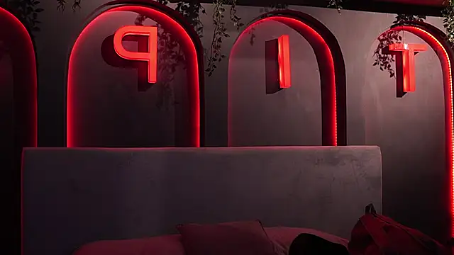 Ariaa Isabell online show from May 20, 6:27 pm