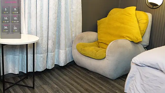 Snapshot of Ariaa_Isabell chatting on June 9, 6:31 pm Ariaa Isabell online show from June 9, 6:31 pm