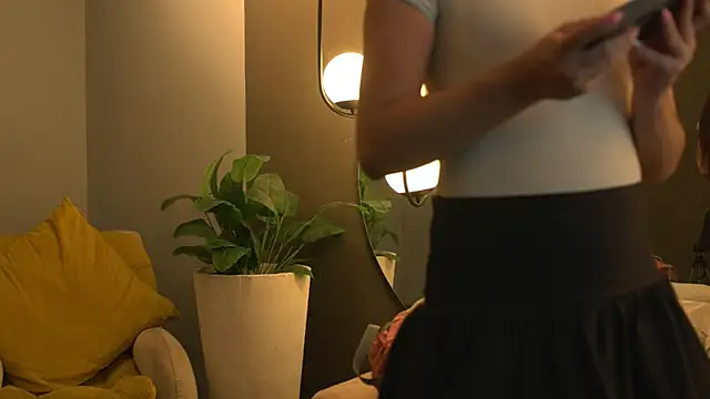 Snapshot of Ariaa_Isabell chatting on July 17, 6:38 pm Ariaa Isabell online show from July 17, 6:38 pm