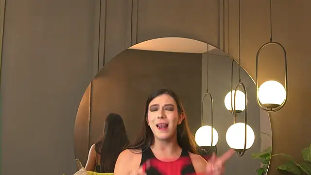 Snapshot of Ariaa_Isabell chatting on July 8, 6:52 pm Ariaa Isabell online show from July 8, 6:52 pm
