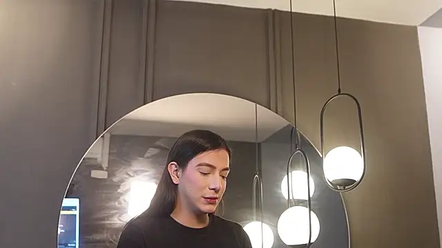 Ariaa Isabell online show from April 7, 6:32 pm