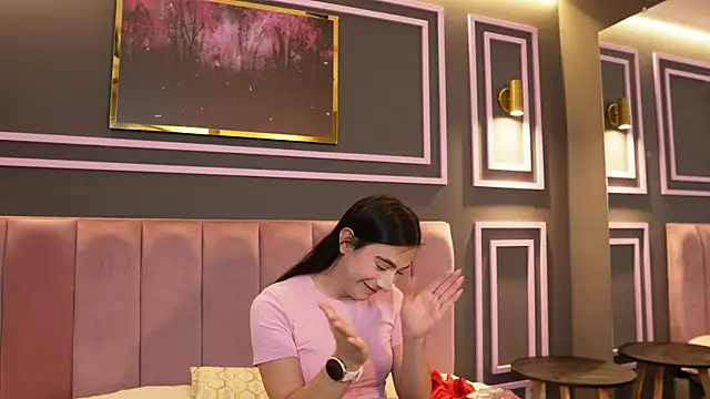 Ariaa Isabell online show from May 4, 6:33 pm