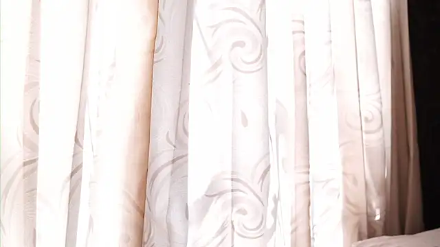 Ariaa Isabell online show from December 3, 7:02 pm