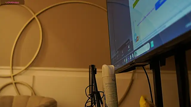 Ariaa Isabell online show from November 13, 6:45 pm