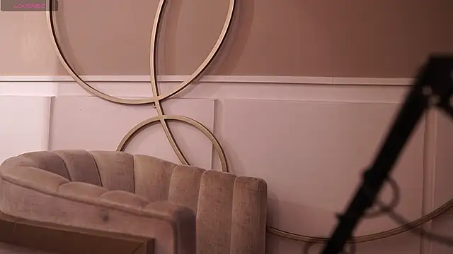 Ariaa Isabell online show from November 12, 6:45 pm