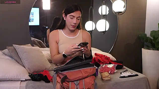 Ariaa Isabell online show from February 19, 6:27 pm