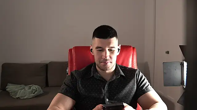 Sand0w online show from April 10, 9:33 pm