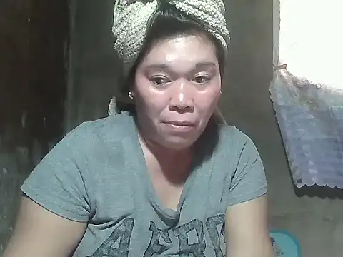 Snapshot of exoticclit69 chatting on December 22, 1:50 am exoticclit69 online show from December 22, 1:50 am