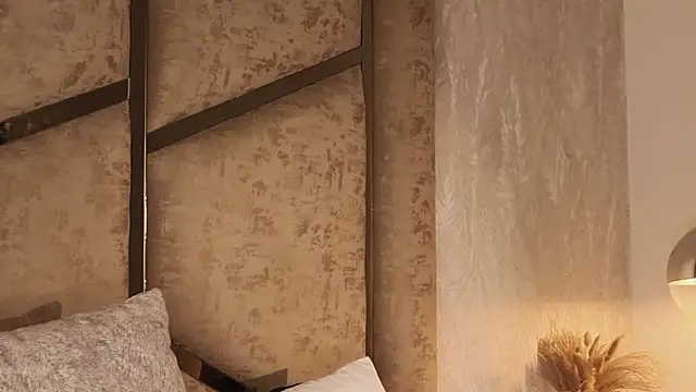 scarlethlux online show from December 16, 6:17 am