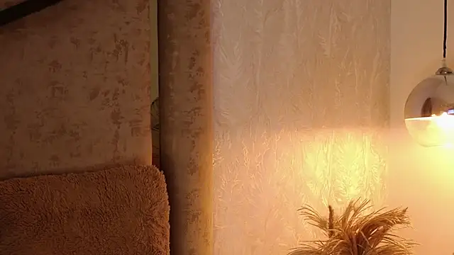 scarlethlux online show from June 29, 5:58 am