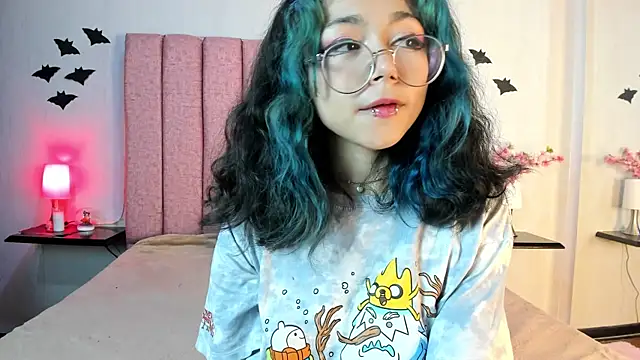 TerumiKitty online show from November 13, 8:35 pm