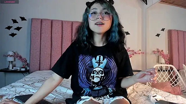 TerumiKitty online show from November 24, 8:20 pm