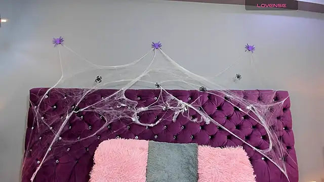 RedAngel1- online show from October 25, 5:13 pm