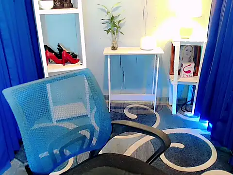 Snapshot of ladydesiree88 chatting on September 18, 1:30 am ladydesiree88 online show from September 18, 1:30 am