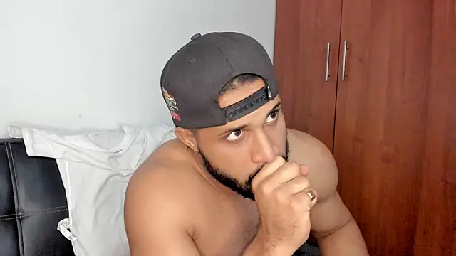 Pier Simons online show from November 14, 7:01 am