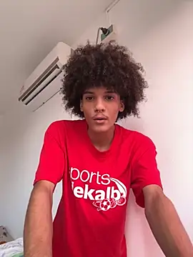 Snapshot of Max_Rain chatting on October 27, 9:16 pm Max Rain online show from October 27, 9:16 pm