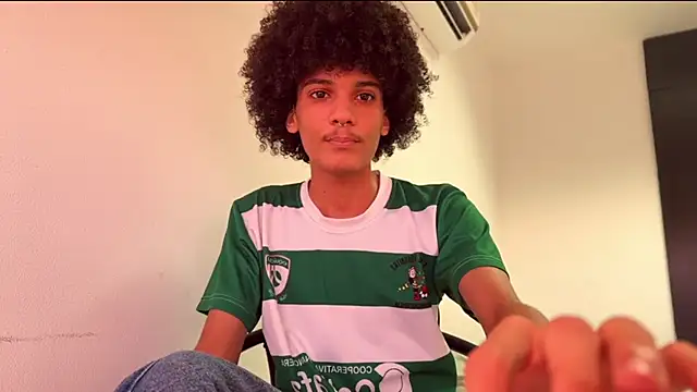 Snapshot of Max_Rain chatting on October 30, 8:06 pm Max Rain online show from October 30, 8:06 pm