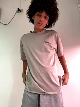 Snapshot of Max_Rain chatting on October 23, 3:21 pm Max Rain online show from October 23, 3:21 pm