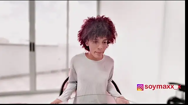 Snapshot of Max_Rain chatting on February 2, 6:51 pm Max Rain online show from February 2, 6:51 pm