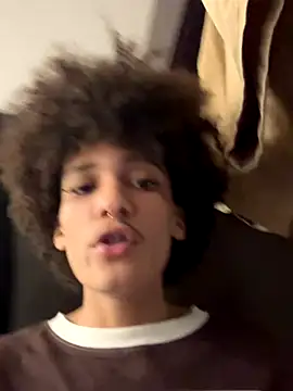 Snapshot of Max_Rain chatting on December 14, 4:40 am Max Rain online show from December 14, 4:40 am