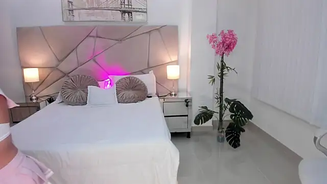 July Adams online show from December 21, 4:14 am