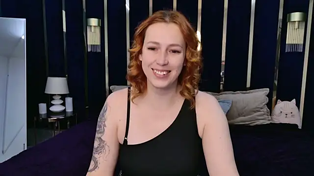 Snapshot of Evie_Bennet chatting on October 10, 10:49 am Evie Bennet online show from October 10, 10:49 am
