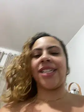 Snapshot of Chloe_Leaozinho chatting on July 15, 1:45 am Chloe Leaozinho online show from July 15, 1:45 am
