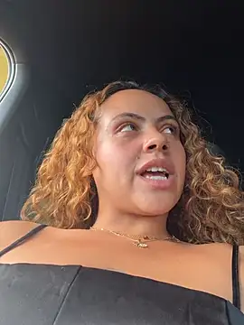 Chloe Leaozinho online show from March 26, 4:27 pm