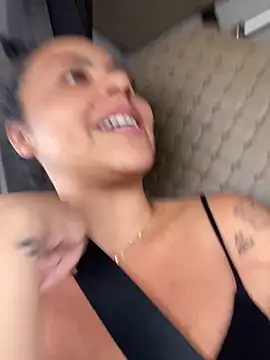 Snapshot of Chloe_Leaozinho chatting on October 19, 3:59 pm Chloe Leaozinho online show from October 19, 3:59 pm