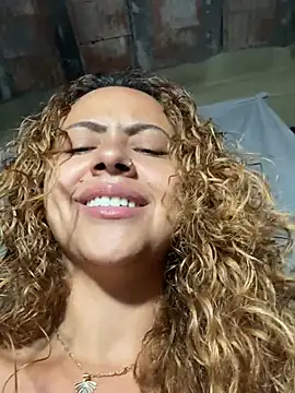 Chloe Leaozinho online show from February 12, 3:34 pm