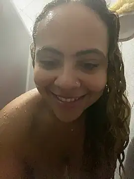 Snapshot of Chloe_Leaozinho chatting on July 8, 2:29 pm Chloe Leaozinho online show from July 8, 2:29 pm