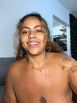 Snapshot of Chloe_Leaozinho chatting on November 2, 4:50 am Chloe Leaozinho online show from November 2, 4:50 am