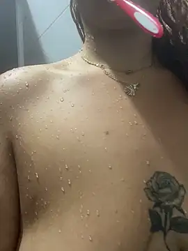 Chloe Leaozinho online show from April 21, 2:56 pm