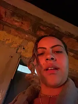 Snapshot of Chloe_Leaozinho chatting on June 21, 10:15 pm Chloe Leaozinho online show from June 21, 10:15 pm
