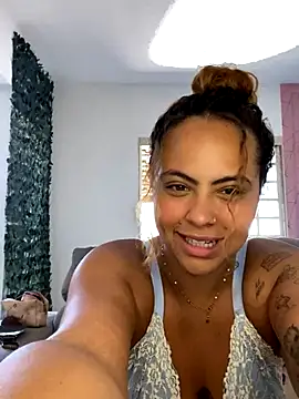 Snapshot of Chloe_Leaozinho chatting on November 12, 5:06 pm Chloe Leaozinho online show from November 12, 5:06 pm