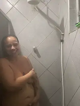 Chloe Leaozinho online show from May 4, 11:29 pm